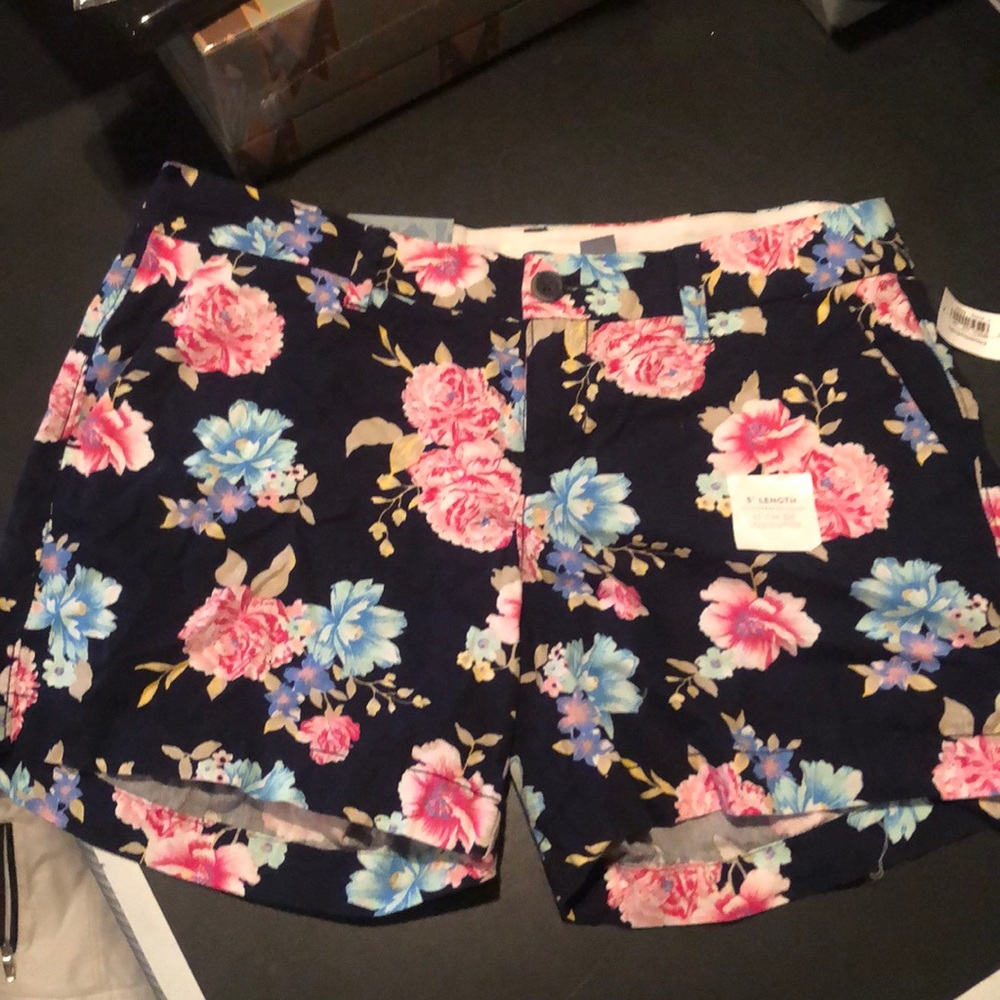 BRAND NEW Floral Shorts